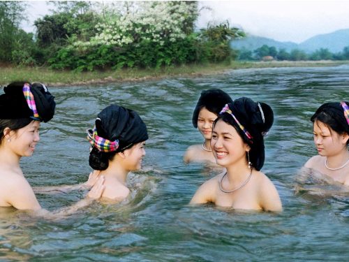 giải mã giấc mơ thấy tắm sông và con số may mắn nhất